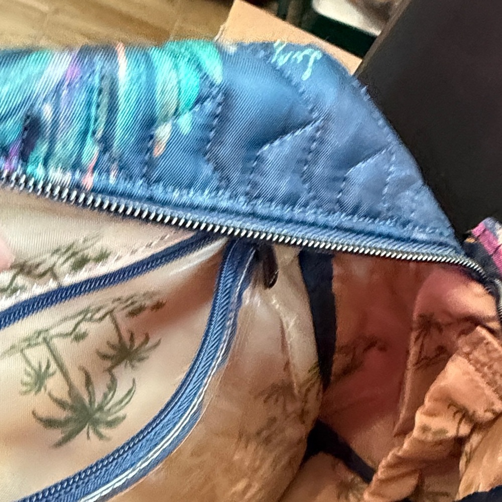 Lug Jive Tropical Multicolor Quilted Crossbody Bag. - Picture 8 of 14